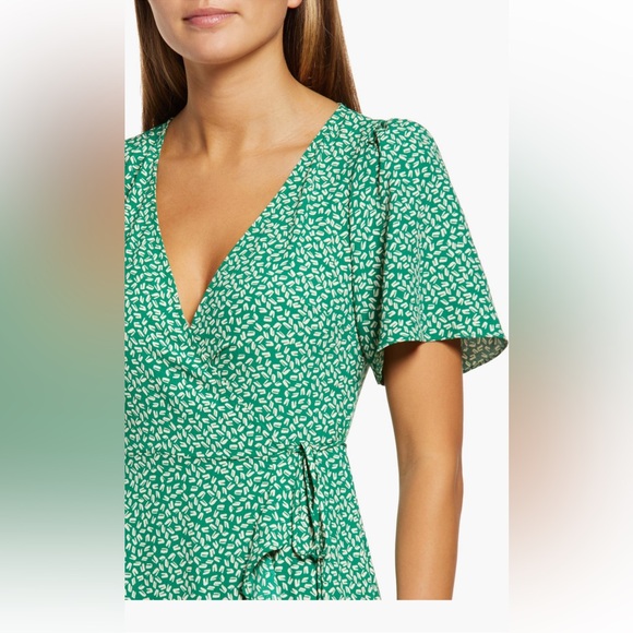 Socialite Printed Ruffle Dress - Picture 4 of 12